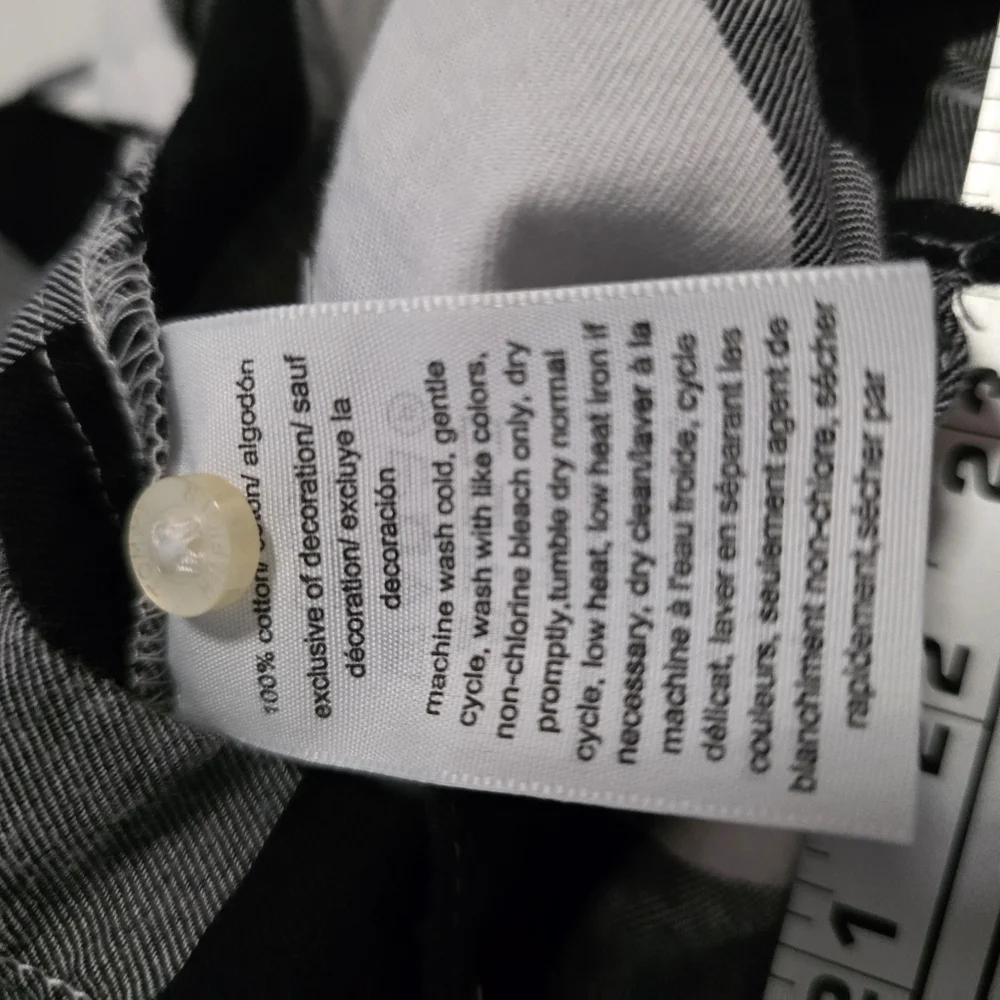 Tommy Hilfiger Black And White Plaid Top Size Medium - Picture 11 of 11